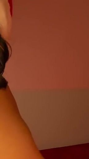 Enjoying Good Music and Showing off My Splendid Body, Make Yourself Comfortable and Exciting.