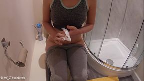 Horny girlfriend got pounded in the toilet