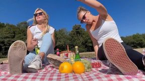 Sneaker-Girl Emmy & Honey - slave picnic with us