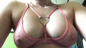 do i look cute in pink :)