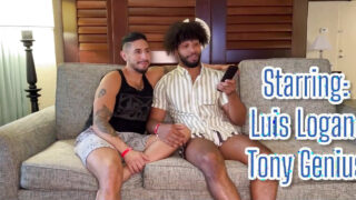 Tattooed American amateur Luis Logan masturbates and fucks his tight hole bareback