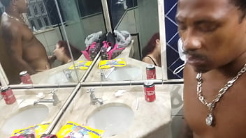 AMATEUR FUCK IN BATH WITH A BBC COCK - FODA AMADORA NA BANHEIRA COM UMA PICA BBC