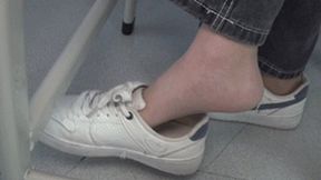 Pantene goddess stockings are tempting, showcasing sexy feet!