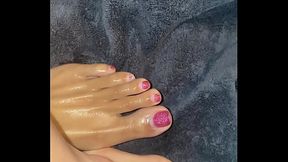 ZAZA ZARIAA OILS HER FEET FOR YOU!!!
