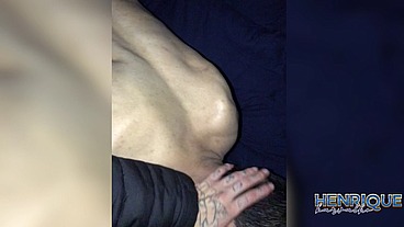 O MOTORISTA DE APLICATIVO FICO MANJANDO MINHA ROLA TIVE DAR PIKA E LEITE PRA ELE DENTRO DO CARRO