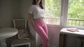 Naughty Stepsis Shows off Big Cameltoe Pussy in Yoga Pants