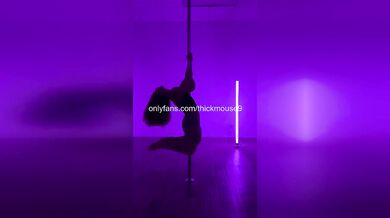 Teen’s First Live Stream… Pussy Exposed