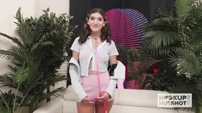 Aubry Babcock takes on Nade's huge prick in a wild session of deepthroat