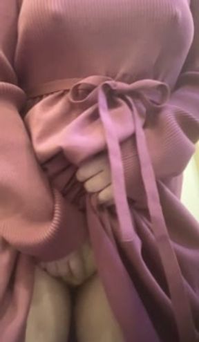 I was touched by an unknown uncle on the train, I couldn't stand it and masturbated at home