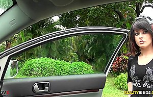 Oxaunna Envy gives a beautifull street bj