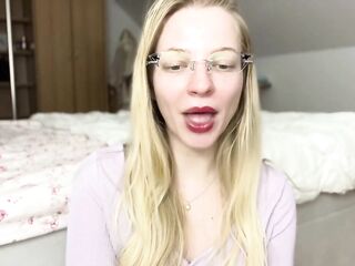 Why U Should Be on Grindr Right Now App Review