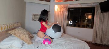 Marianna Sit yourself to burst the 36 -inch soccer balloon