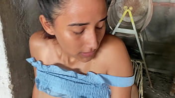 cojo con mi joven hijastro hasta hacerlo venir en mi cara  es tan delicioso