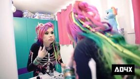 Vandal Vixen's Steamy Bathroom Encounter - A Must-See!