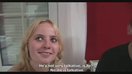 Couples tchèques ayant une belle orgie hardcore