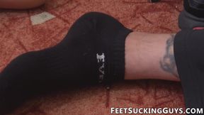 Barefoot stallion Cal gets horny and jerks off his big cock