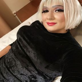 Crossdresser puts mega long dildo in ass under velvet dress