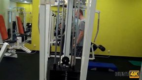 HUNT4K Magnificent chick gives trimmed vagina for cash in the gym