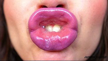 Naughty chick lip pouting LipsiHaa 4