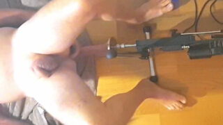 Masturbatie, neuken, klein – zelfgemaakte solofilm van een Europese lesbische prostituee die masturbeert met een dildo