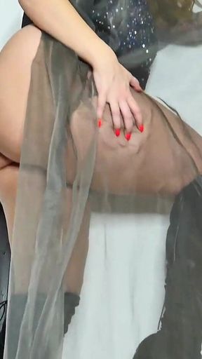 Can You Handle a No Touching Sexy Strip Show From a Horny Big Ass Bab