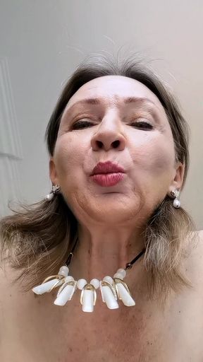 Grandma Masturbates Her Pussy Close-up
