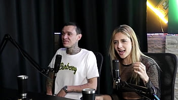 Ela n&atilde_o conseguiu chupar o pau dele, falou sobre seu come&ccedil_o e o cliente enrolou no sexo oral em lugar errado - Yasmin Pariz &amp_ Ktal Vagabundo do Bom (SHEER/RED)