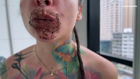 Join Me to Exfoliate My Lips with Honey and Coffee