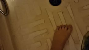 Pee dirty feet in the shower 4K