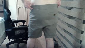 hot muscular camboy goes commando to do squats