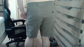 hot muscular camboy goes commando to do squats