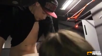 Horny dude sucks a guy before smashing his tight asshole in bareback style