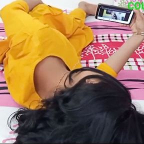 Rukho main porn video dekh rahi hu