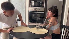 Vecina queda fuera de su casa y le ayudo a que entre... TODA, ft. badvanne (PART 01 of 03)