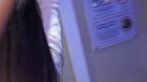 i meet an old friend at a hotel and she invites me to her room.