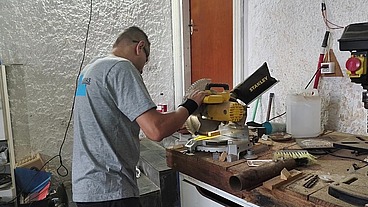 Vovô do garoto virgem, pregou a piroca na Tiffany Montavani encima do carro pois a tarada não tinha dinheiro para pagar o velhinho e foi no xerecard, buceta Pix