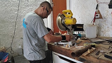Vovô do garoto virgem, pregou a piroca na Tiffany Montavani encima do carro pois a tarada não tinha dinheiro para pagar o velhinho e foi no xerecard, buceta Pix