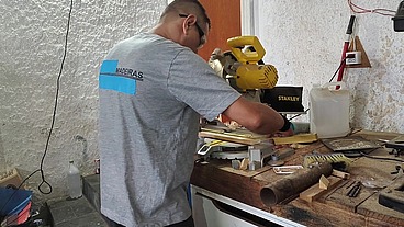 Vovô do garoto virgem, pregou a piroca na Tiffany Montavani encima do carro pois a tarada não tinha dinheiro para pagar o velhinho e foi no xerecard, buceta Pix