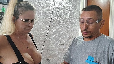 Vovô do garoto virgem, pregou a piroca na Tiffany Montavani encima do carro pois a tarada não tinha dinheiro para pagar o velhinho e foi no xerecard, buceta Pix