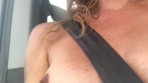 retour de festival en topless sur la route