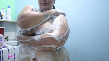 masturbacion con squirt de chica gordita colombiana