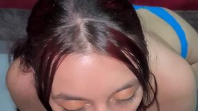 LA HIJA DE MI NOVIA ES DEMASIADO CACHONDA Y ME SACA LA CUM CON SU RICA BOCA