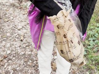 Lara in the Mountains – A Day of Chestnuts and Excitement