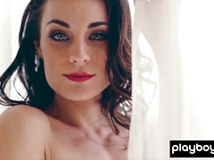 Hanna Rai strips down and enjoys a sensual striptease in the sun