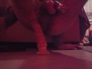 Me gode le cul sous cage