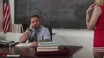 Cheerleader Lily Larimar Has Perfect Way To Cheer Up Her Professor