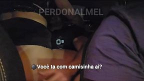 alem de ficar de motorista enquanto a melhotwife chupava o amigo, o marido teve q emprestar a camisinha pro macho poder me comer gostoso no carro