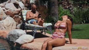 BRAZZERS I want you attention & your dick! Put down your fucking phone! - Luna Star