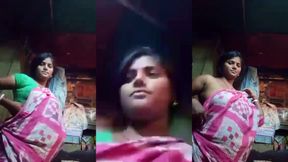 Graam er boudi friend ke taar boro boro aam dekhae