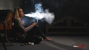 Smoking alone II 4K MP4